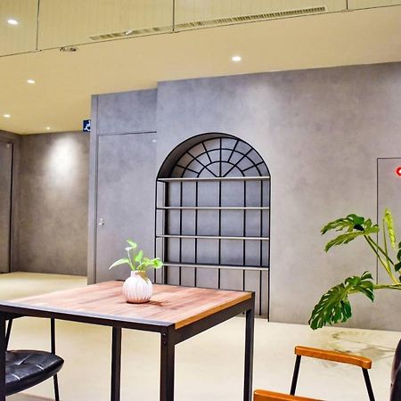 Talmud Business Hotel - Zhongshan Taichung Extérieur photo
