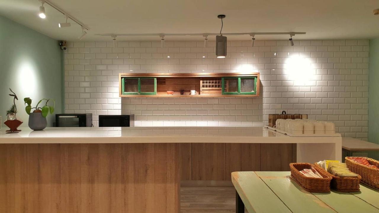 Talmud Business Hotel - Zhongshan Taichung Extérieur photo