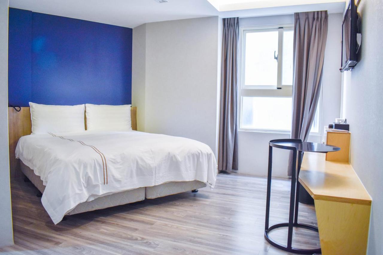 Talmud Business Hotel - Zhongshan Taichung Extérieur photo