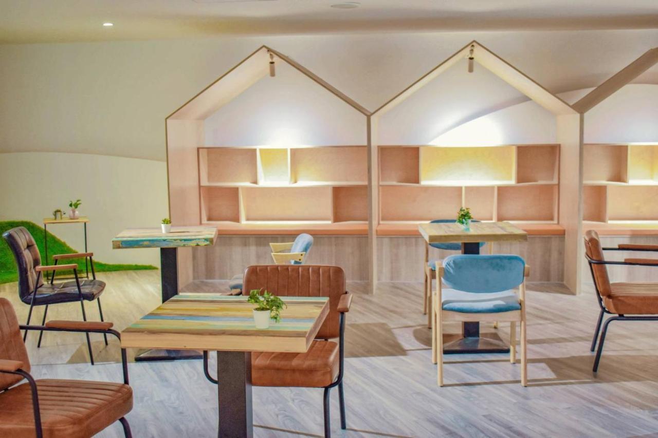 Talmud Business Hotel - Zhongshan Taichung Extérieur photo