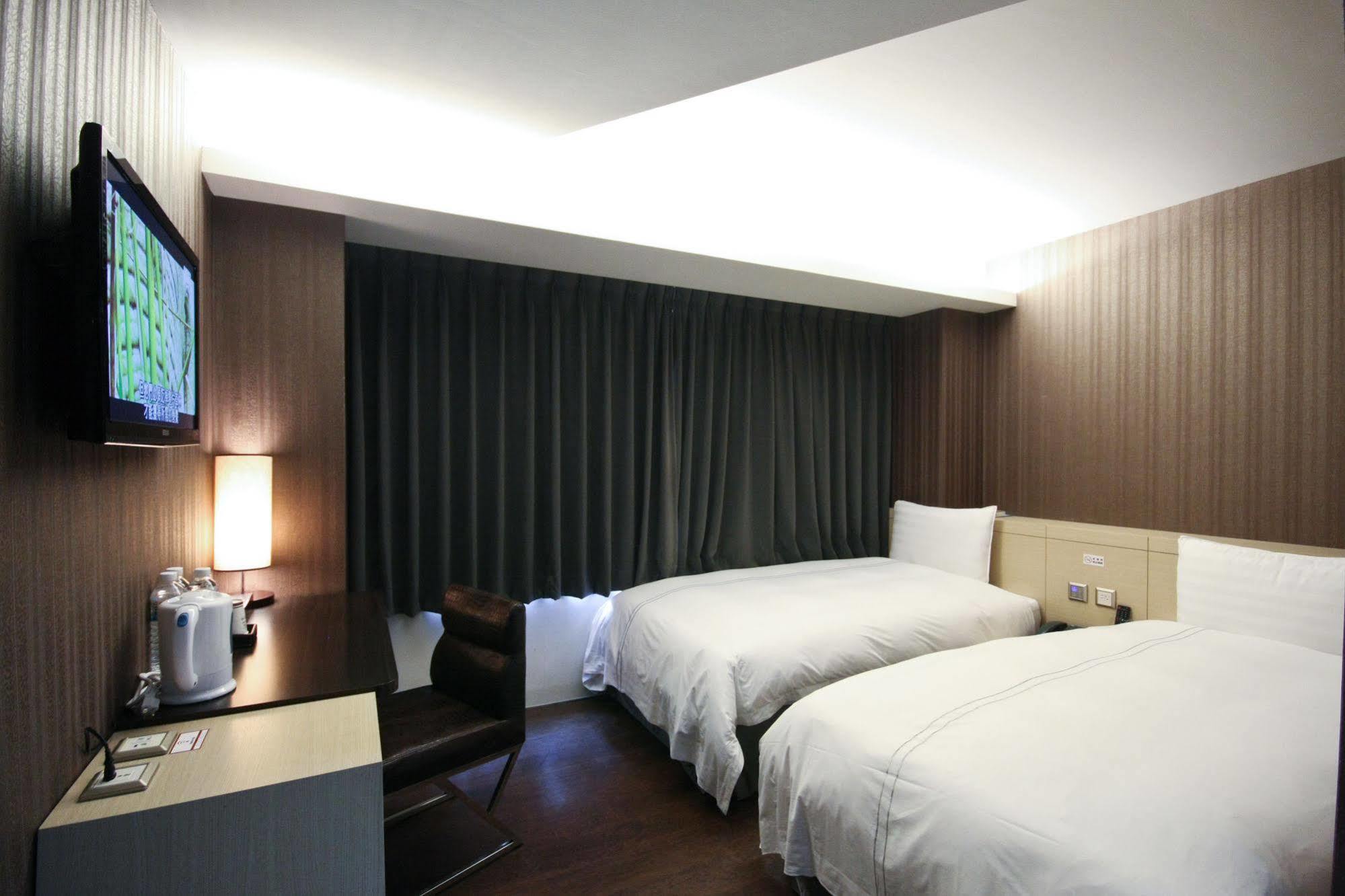 Talmud Business Hotel - Zhongshan Taichung Extérieur photo