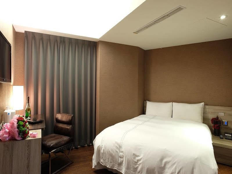 Talmud Business Hotel - Zhongshan Taichung Extérieur photo