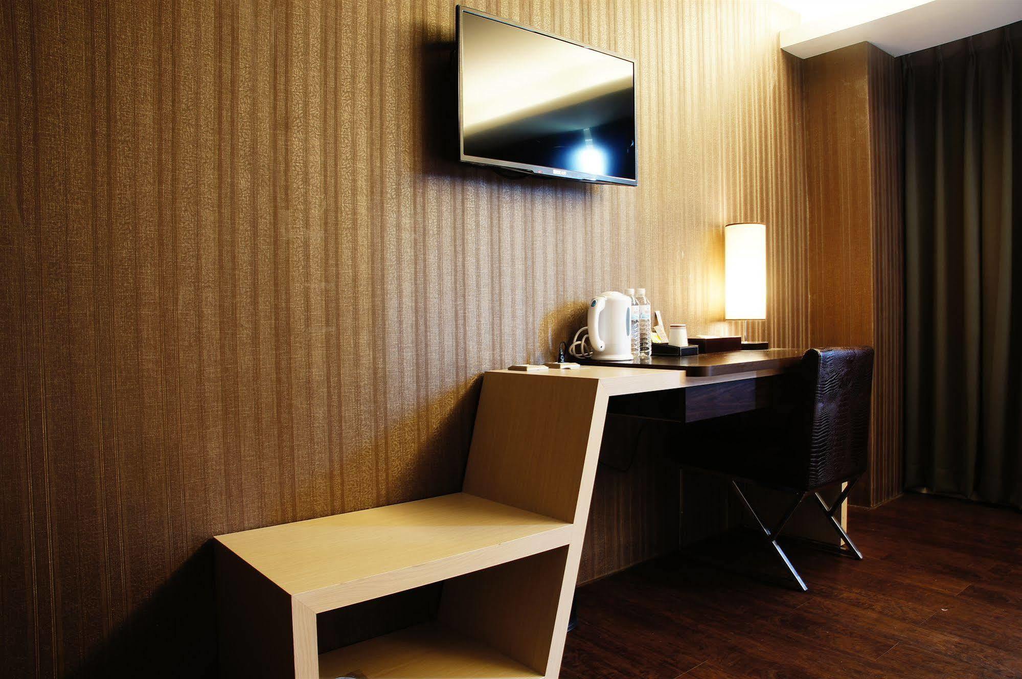Talmud Business Hotel - Zhongshan Taichung Extérieur photo