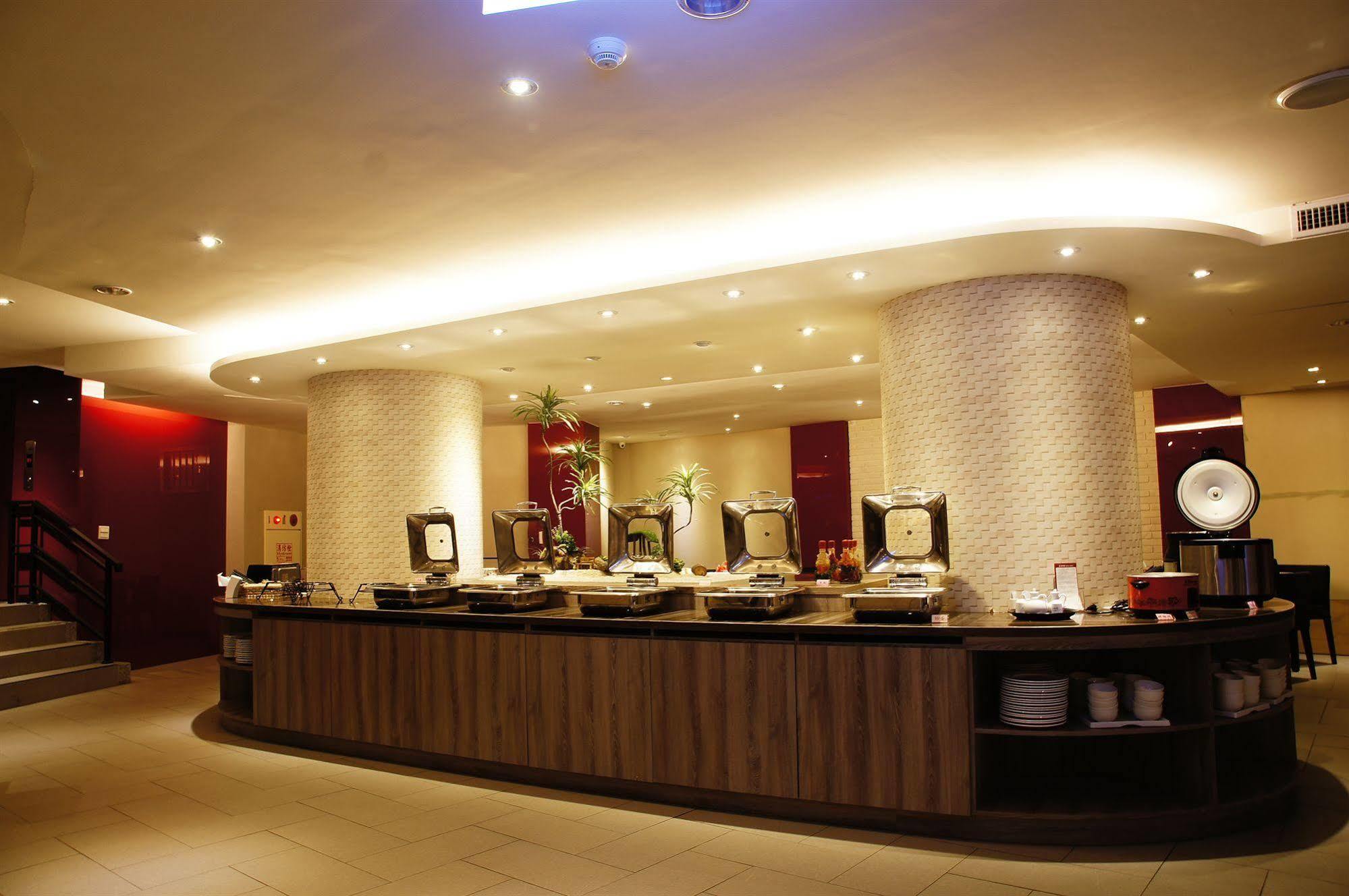 Talmud Business Hotel - Zhongshan Taichung Extérieur photo