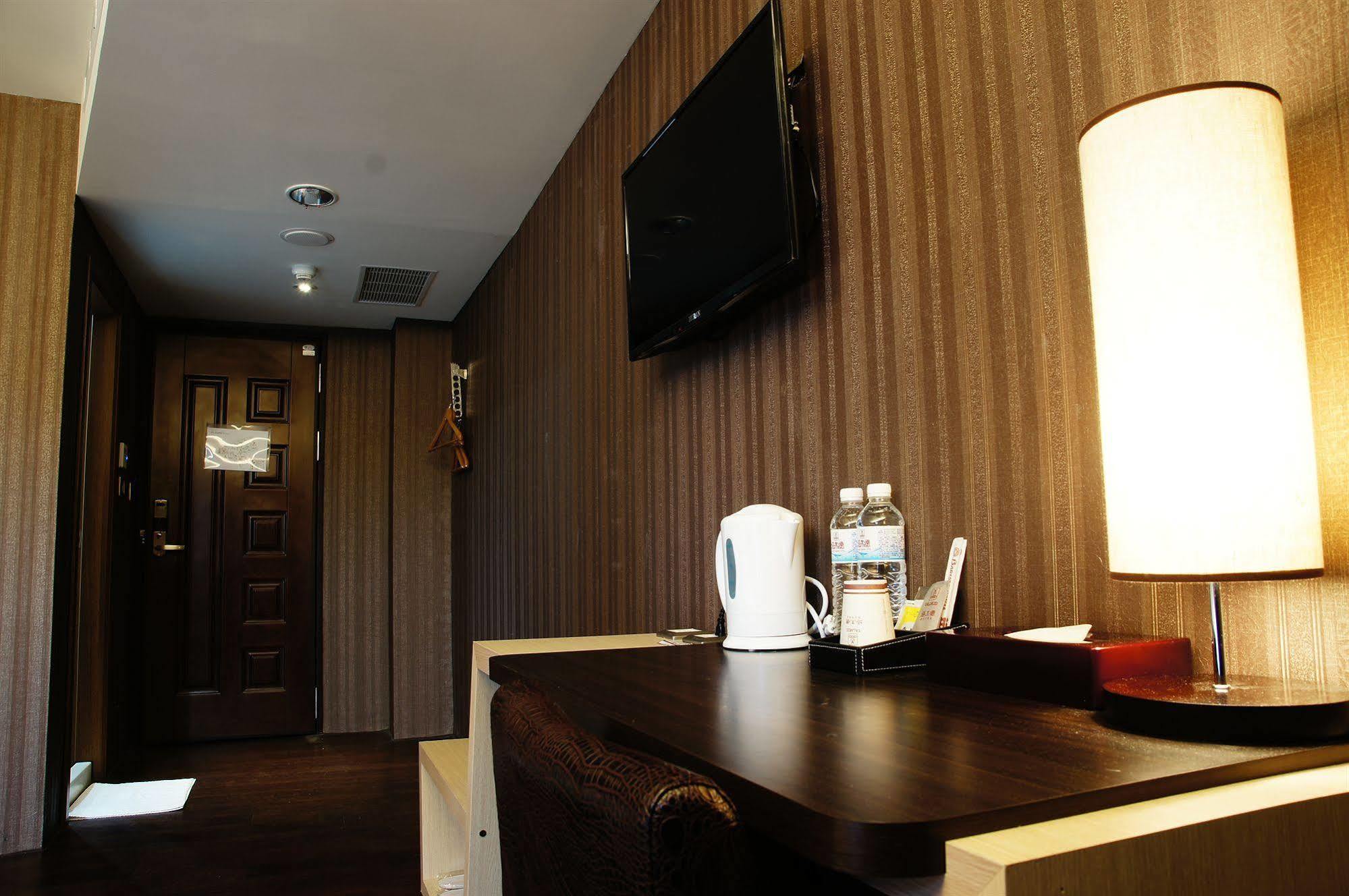 Talmud Business Hotel - Zhongshan Taichung Extérieur photo